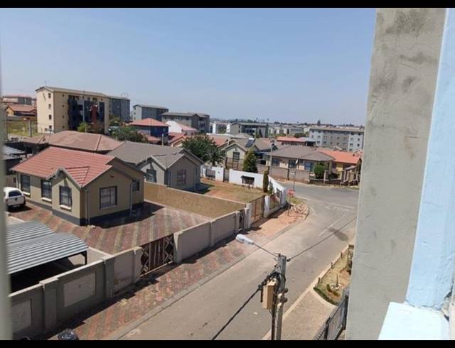 2 BEDROOM APARTMENT FOR SALE IN FLEURHOF